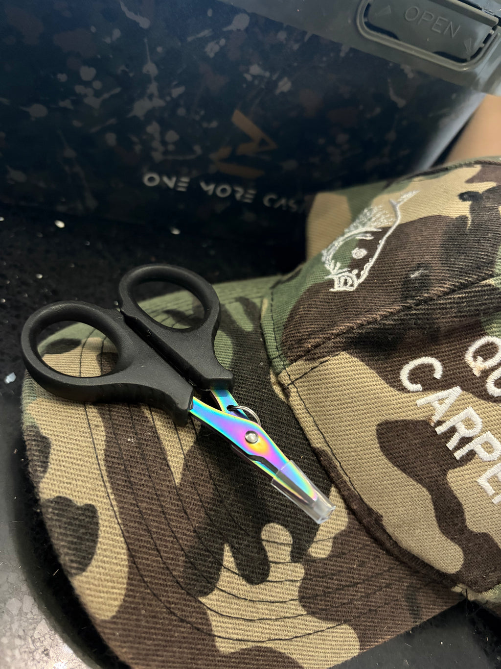 Rainbow Titanium Braid Scissors - Fishing / Carp Fishing